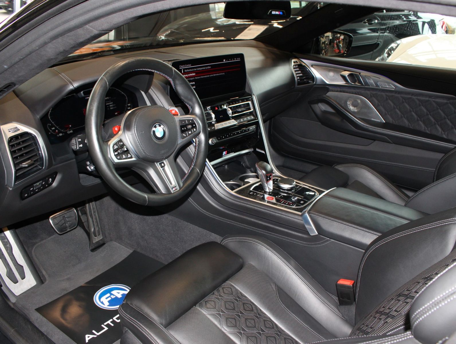 Fahrzeugabbildung BMW M8 Coupe Comp. M Driver´s*B&W*Softclose*TOP