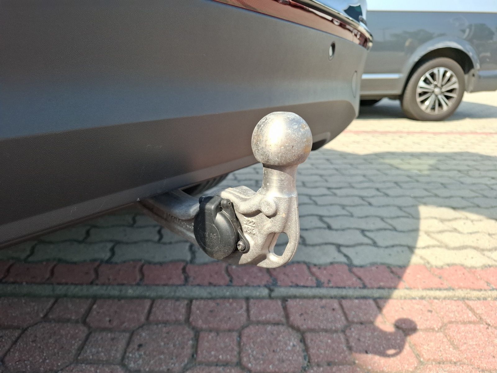 Fahrzeugabbildung Volkswagen Tiguan TDI Elegance DSG Matrix STH AHK Navi Pano
