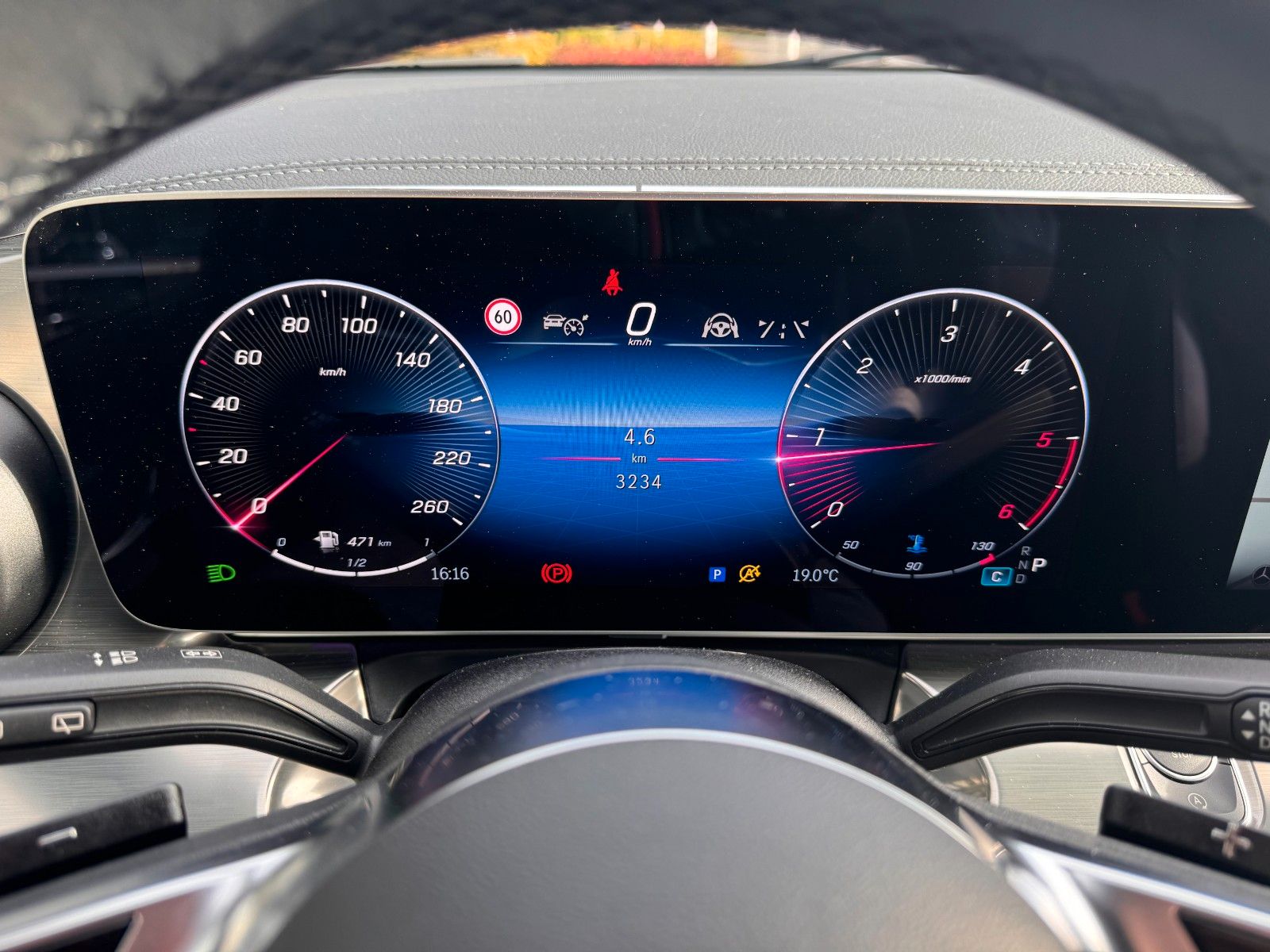 Fahrzeugabbildung Mercedes-Benz V 300 d EXCLUSIVE AIRMATIC AHK2,5 Standheiz