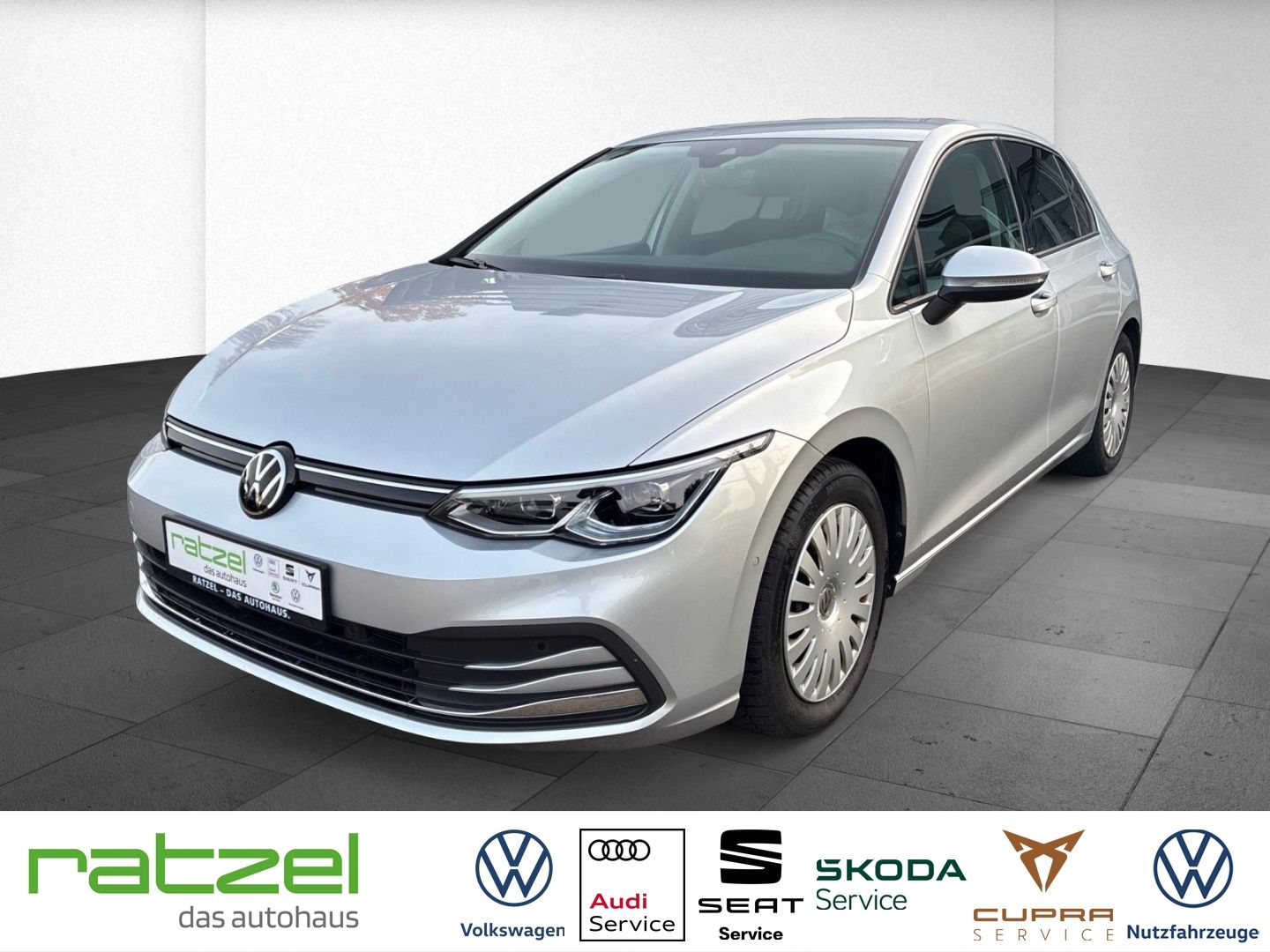 Fahrzeugabbildung Volkswagen Golf VIII 2.0 TDI Move AHK-klappbar Navigation