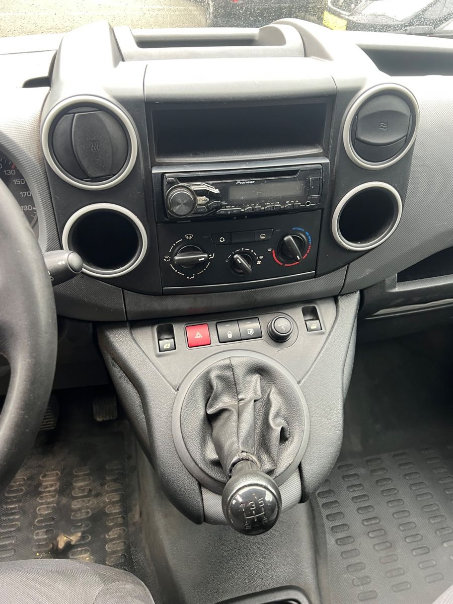 Fahrzeugabbildung Citroën Berlingo Kasten Niveau A L1 * 1.HAND *