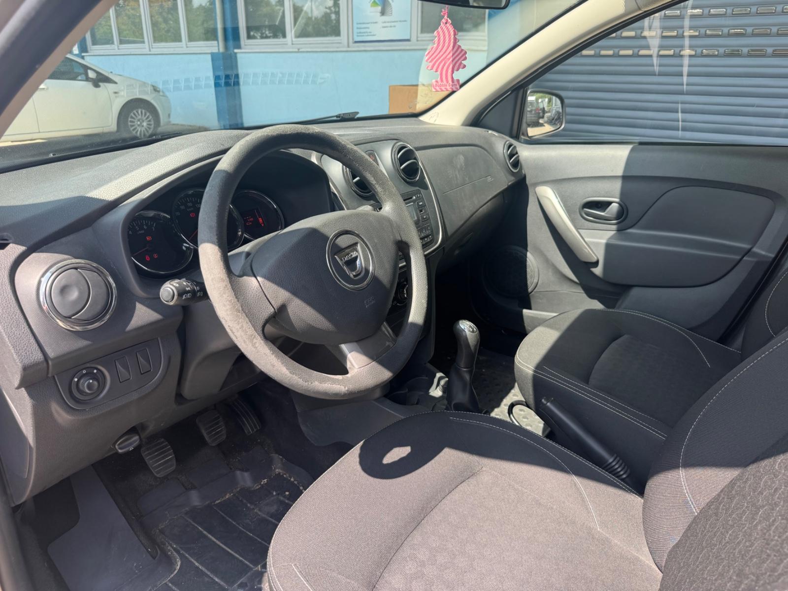 Dacia Logan 2015 — photo 9