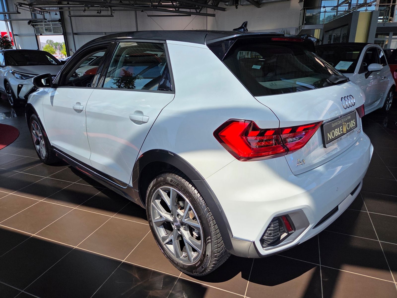 Fahrzeugabbildung Audi A1 citycarver 30 TFSI LED GRA NAV PDC SHZ ALU