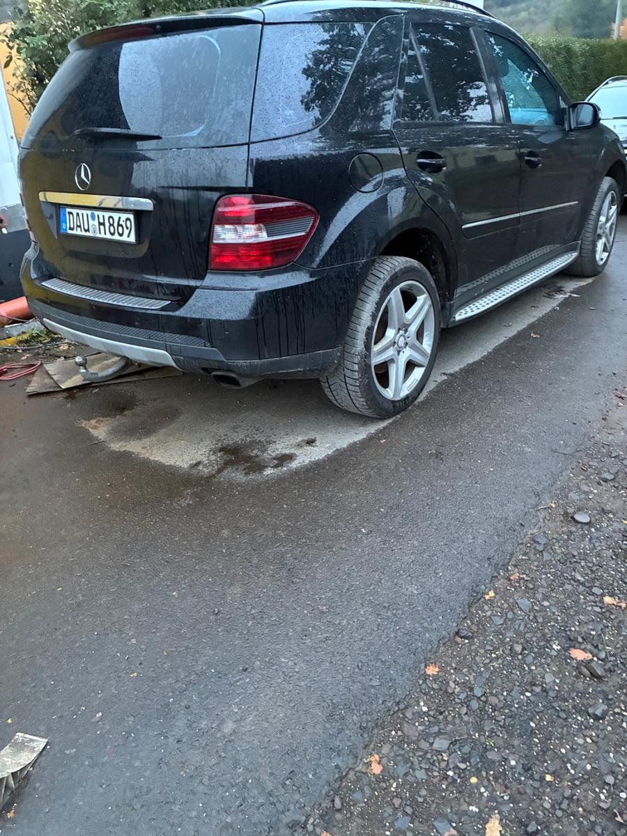 Mercedes-Benz ML280 2007 — rear view