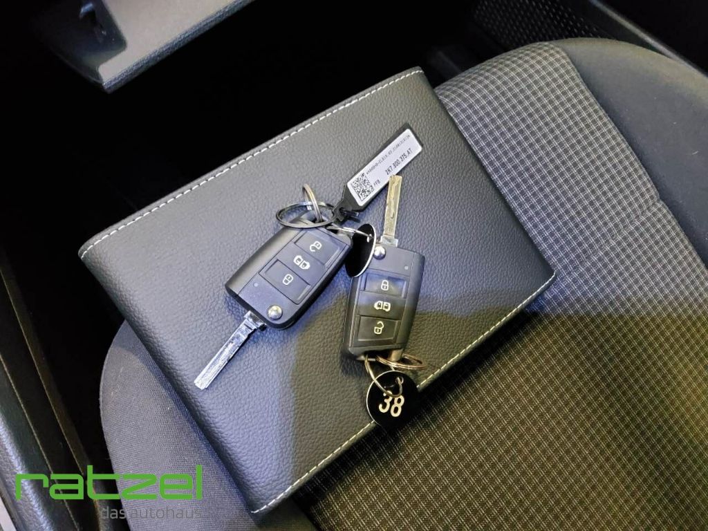 Fahrzeugabbildung Volkswagen Caddy Cargo Basis 1.5 TSI DAB Tel.-Vorb. PDC El.