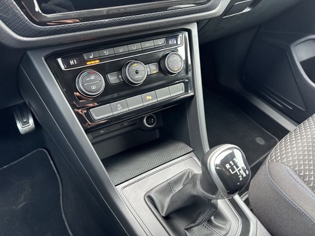 Touran UNITED 1.5 TSI R-LINE NAVI AHK DAB+7 SITZ