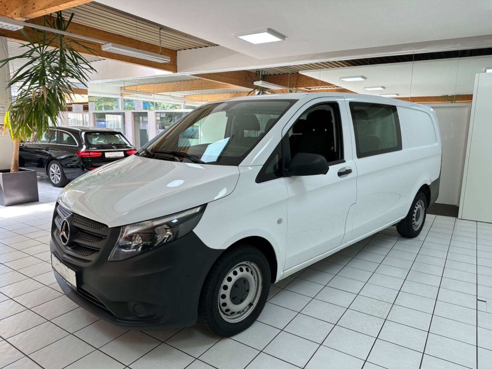 Fahrzeugabbildung Mercedes-Benz Vito Mixto 111 CDI FWD *extralang*PDC
