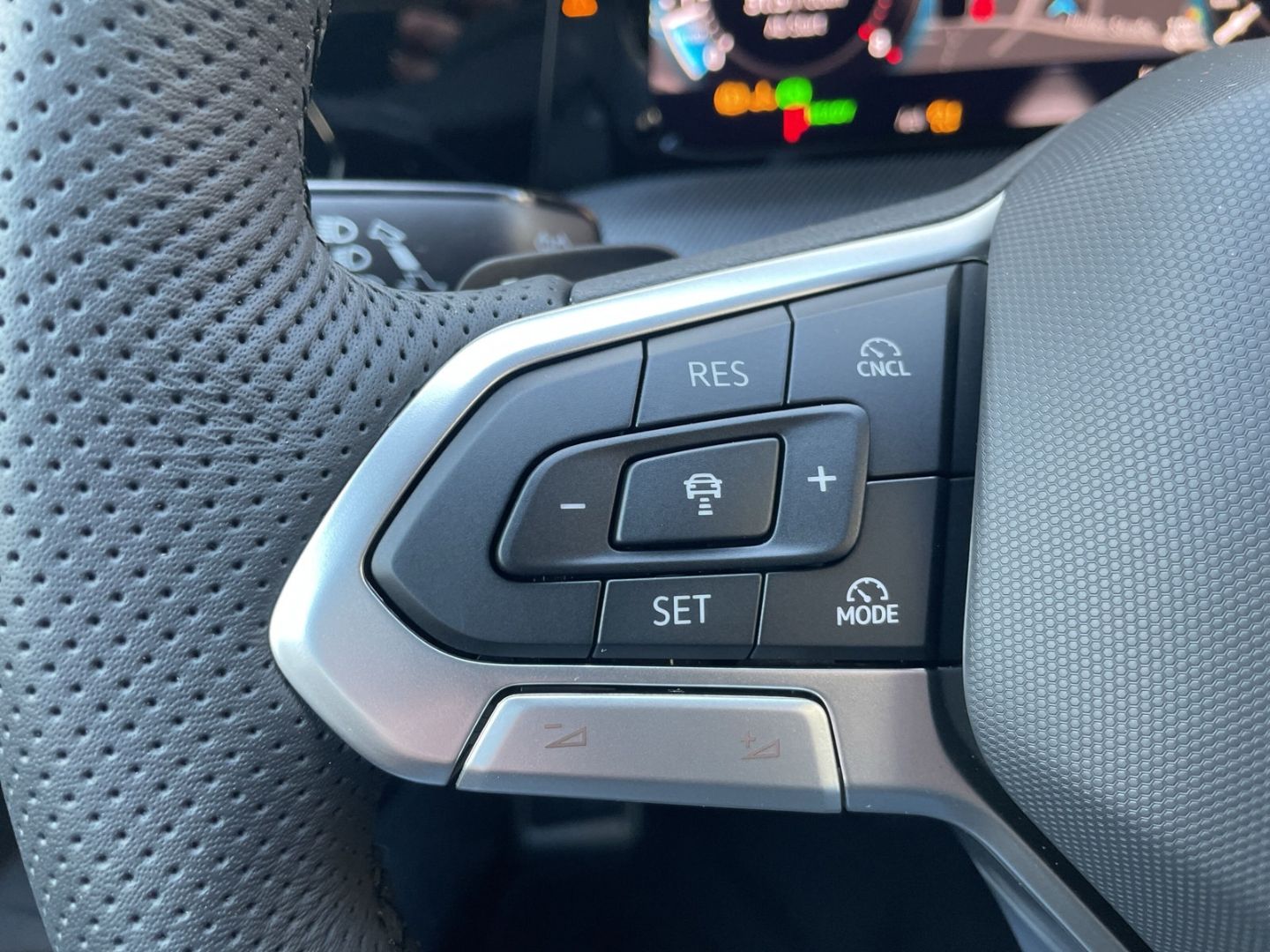 Golf Variant VIII 1.5 eTSI DSG R-Line AHK/Kamera