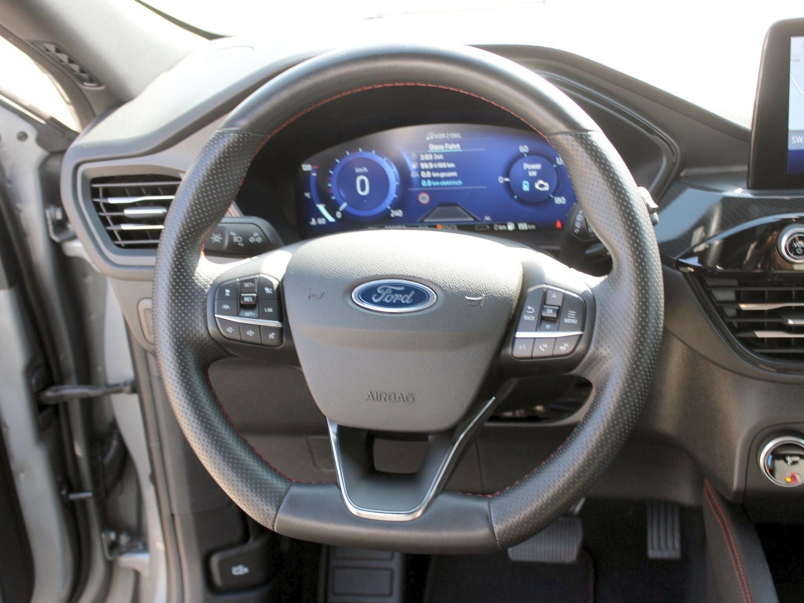 Fahrzeugabbildung Ford Kuga Plug-In Hybrid ST-Line 2,5 Duratec
