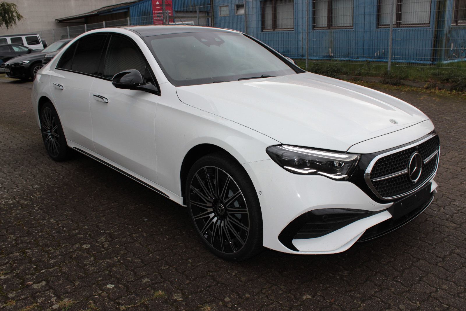 Fahrzeugabbildung Mercedes-Benz E 200 *MY26*AMG Line Premium Plus*Superscreen*