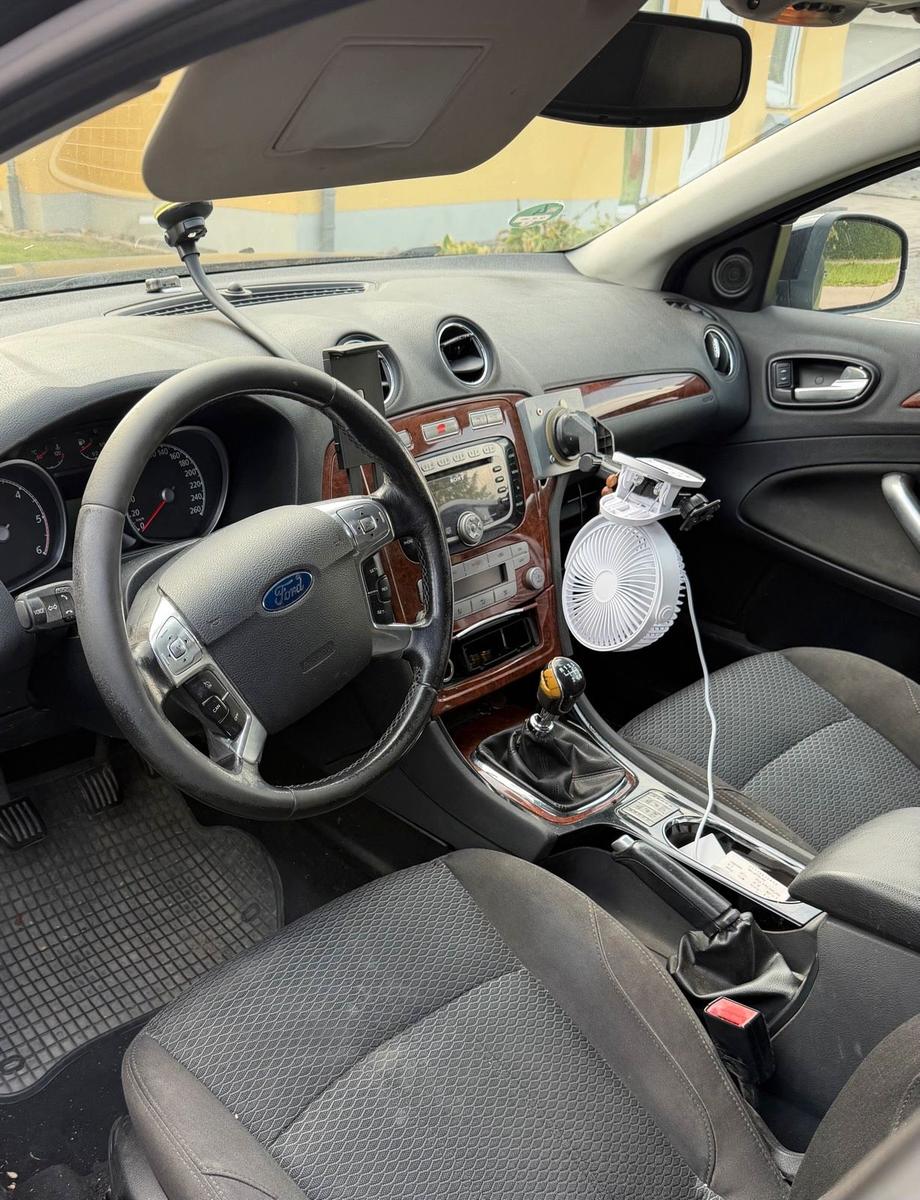 Ford Mondeo 2007 — interior