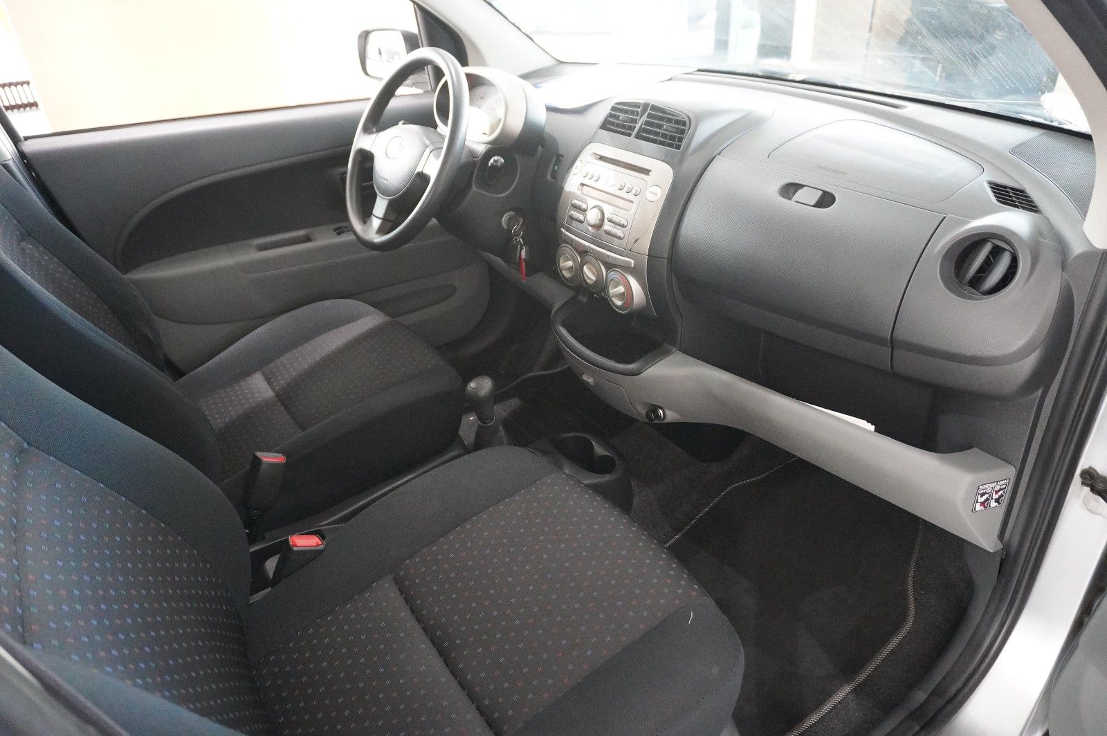 Fahrzeugabbildung Daihatsu Sirion 1.0 5-TÜR KLIMA/CD/AUX/8-FACH/TÜV