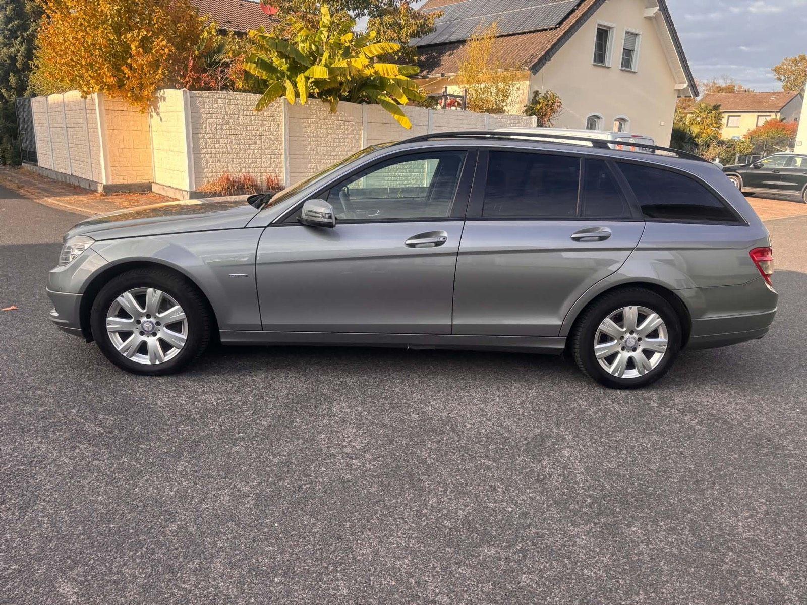 Mercedes-Benz 220 2010 — photo 8