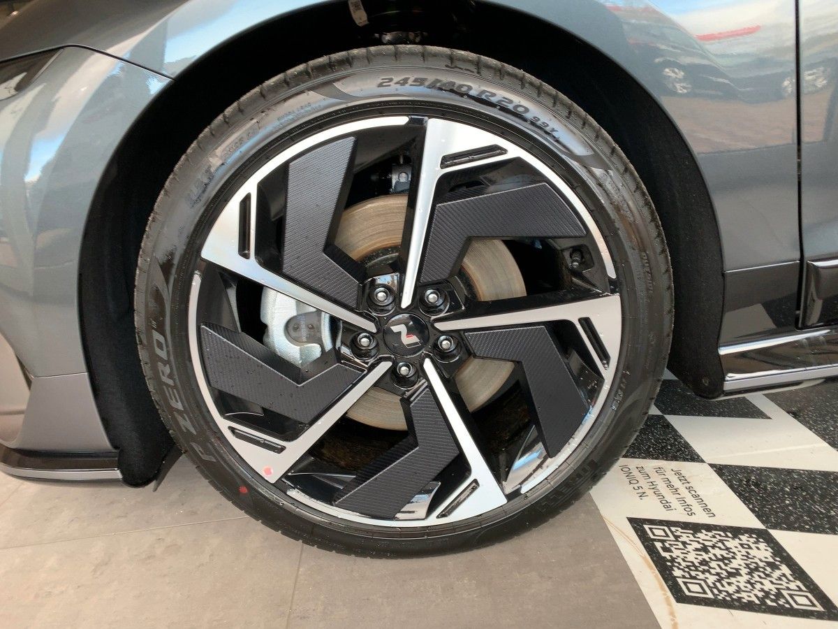 Fahrzeugabbildung Hyundai IONIQ 6 84kWh 239kW Allradantrieb N Line*