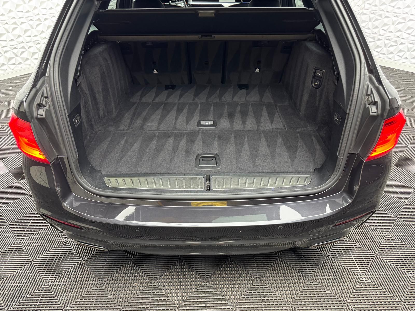 Fahrzeugabbildung BMW 520d M-PAKET/AKTIVLENK/ACC/PANO/AHK/KEYL/CAM/DAB