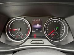 Fahrzeugabbildung Volkswagen T6.1 Multivan Family DSG Navi Standh ACC Cam AHK