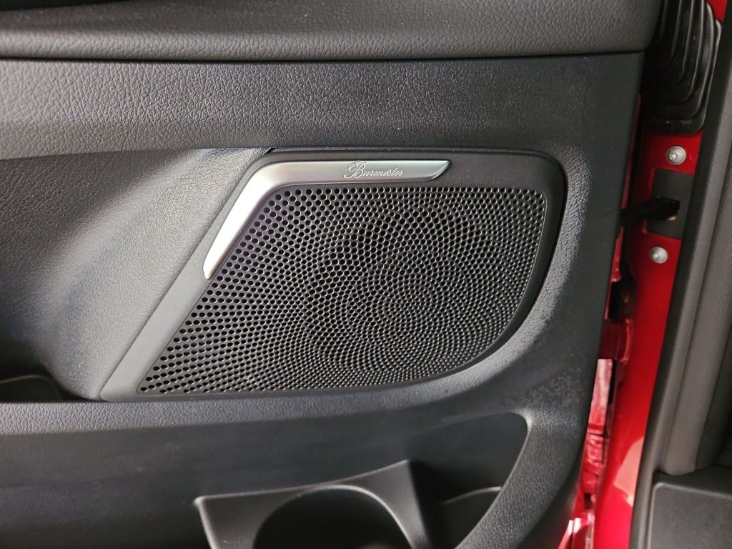 Fahrzeugabbildung Mercedes-Benz EQV 300 lang 7 Sitze BURMESTER EASYPACK LED 360°