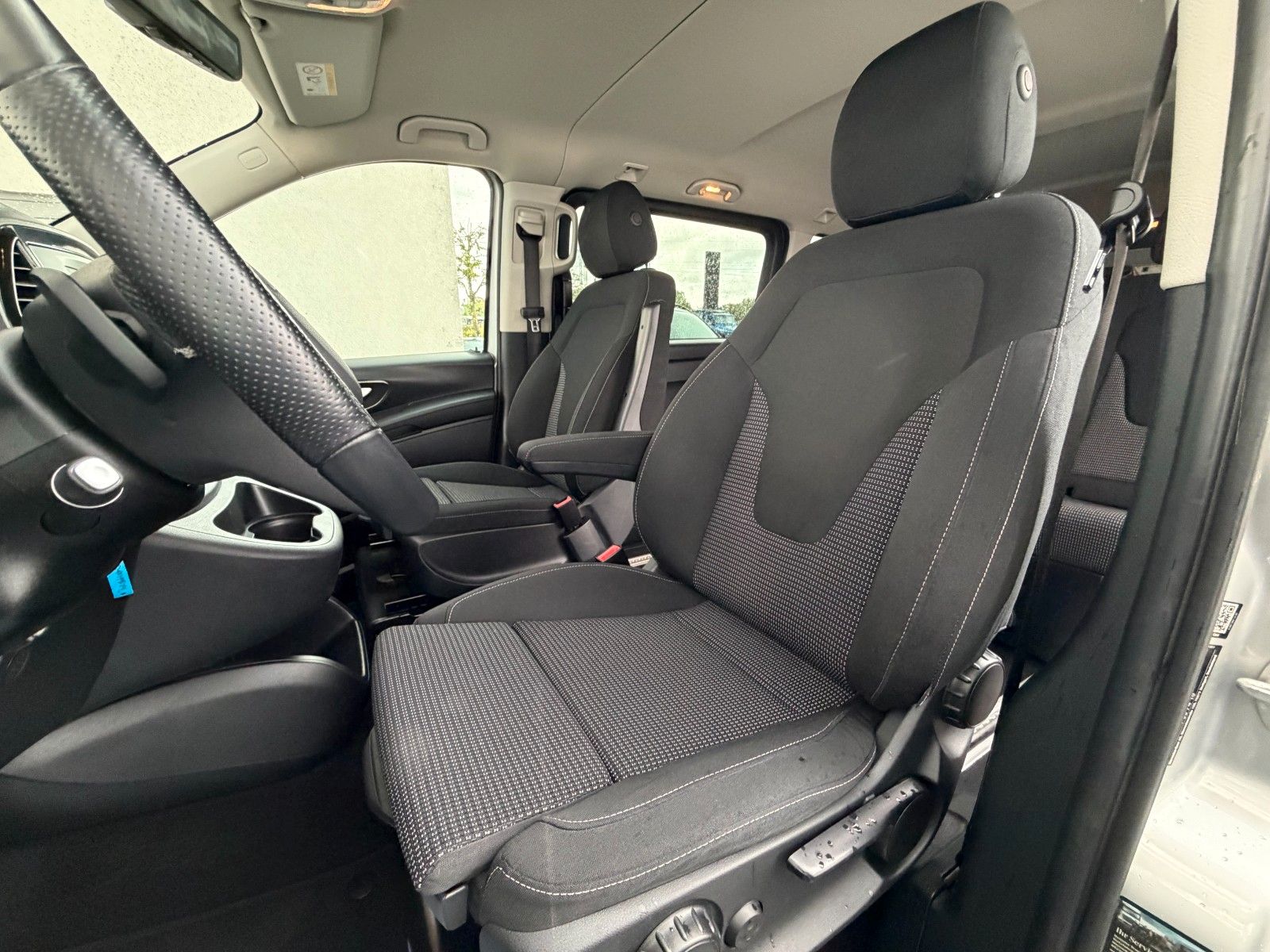 Fahrzeugabbildung Mercedes-Benz Vito 116 CDI Tourer 9G Laderampe Stdheiz LED