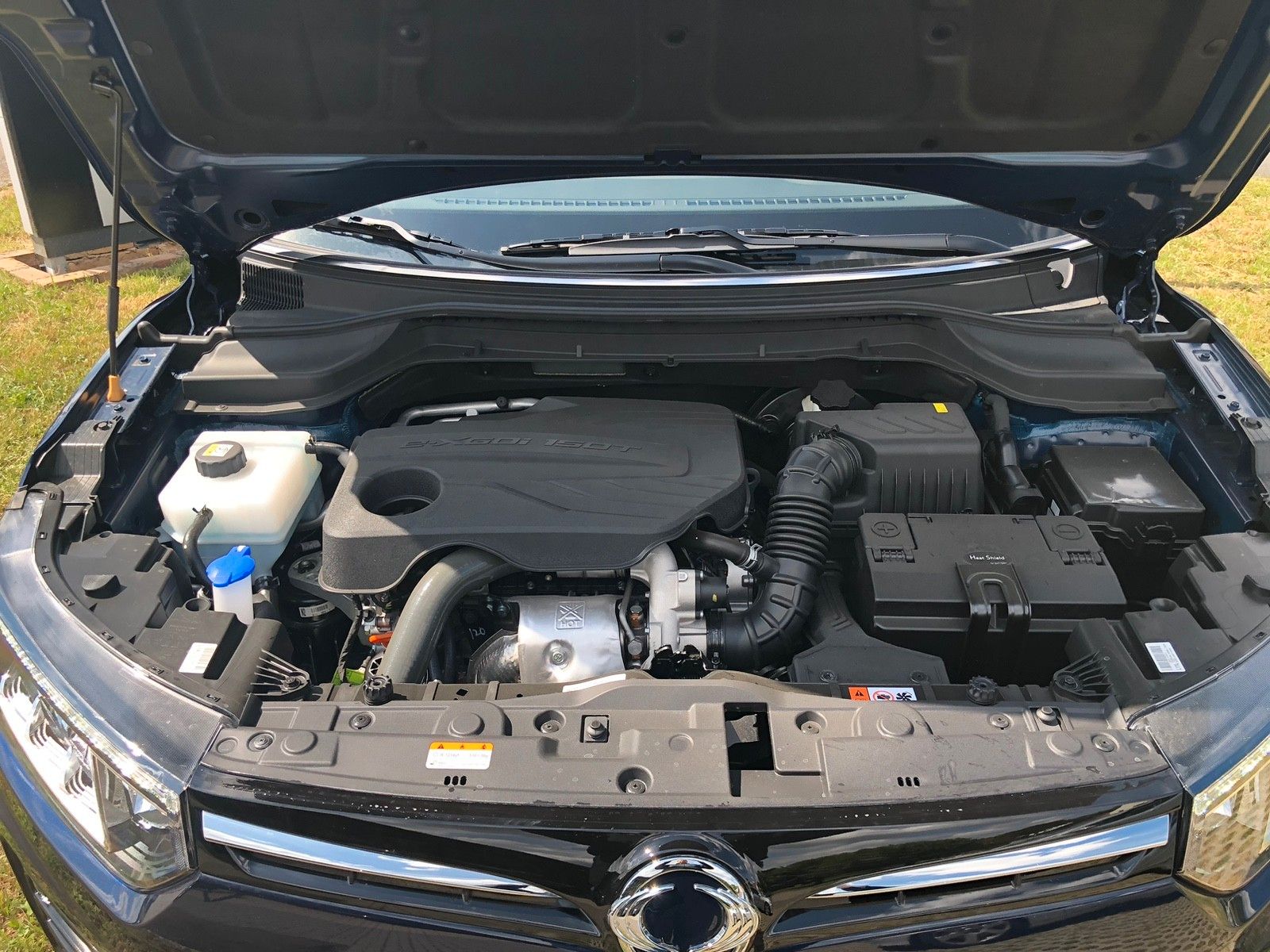 Fahrzeugabbildung Ssangyong TIVOLI Blackline 1,5 P 6 AT 2WD BLACKLINE+MY23+L