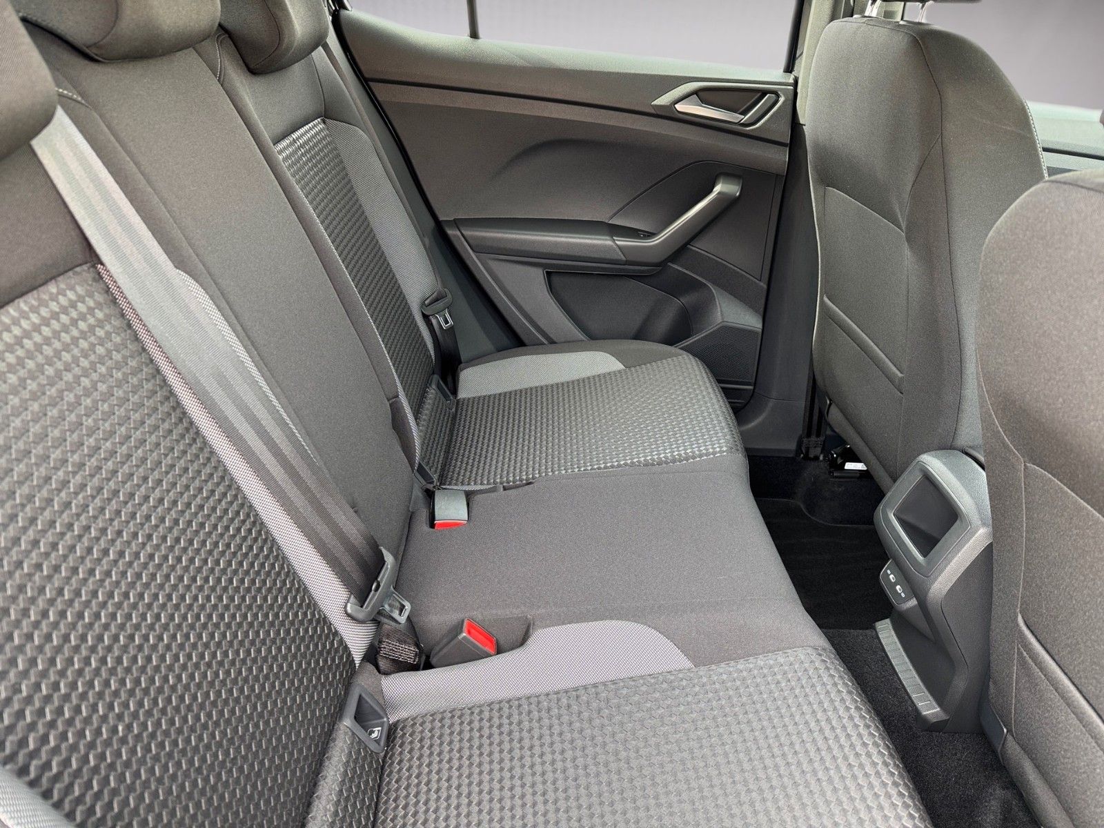 Fahrzeugabbildung Volkswagen T-Cross Life ACTIVE 1.5 TSI