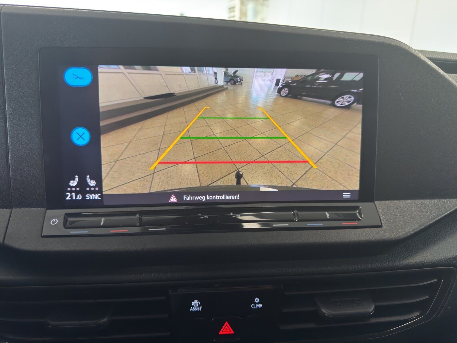 Fahrzeugabbildung Volkswagen Caddy Maxi California 2.0 TDI DSG APP AHK Kamera