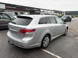 Toyota Avensis 1.8 Stw Man.6 - Toyota Avensis aus 2011: Kombi