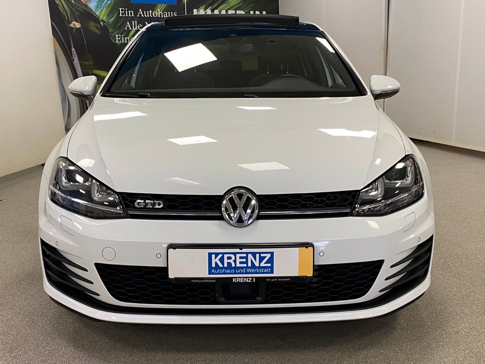 Fahrzeugabbildung Volkswagen Golf 2.0 TDI DSG BMT GTD+DCC+BI-XENON+PANORAMAD+