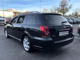 Toyota Avensis 2.0 AUT Executiv XENON NAV LEDER SHZ PDC - Toyota Avensis aus 2007: Kombi