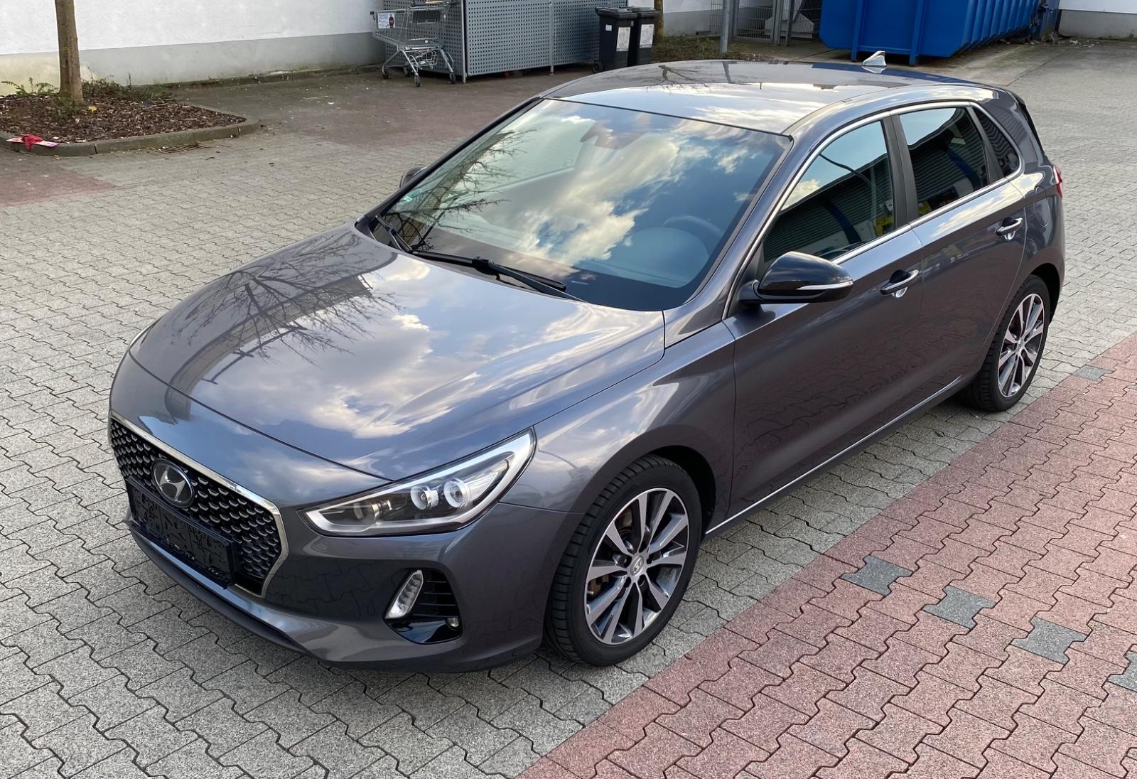 Hyundai i30 Navi/Kamera/Tempomat/Spurhalte/LH