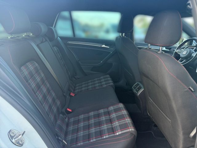Golf 7 VII 2.0 TSI ACC Dynaudio DCC Apple CarPla