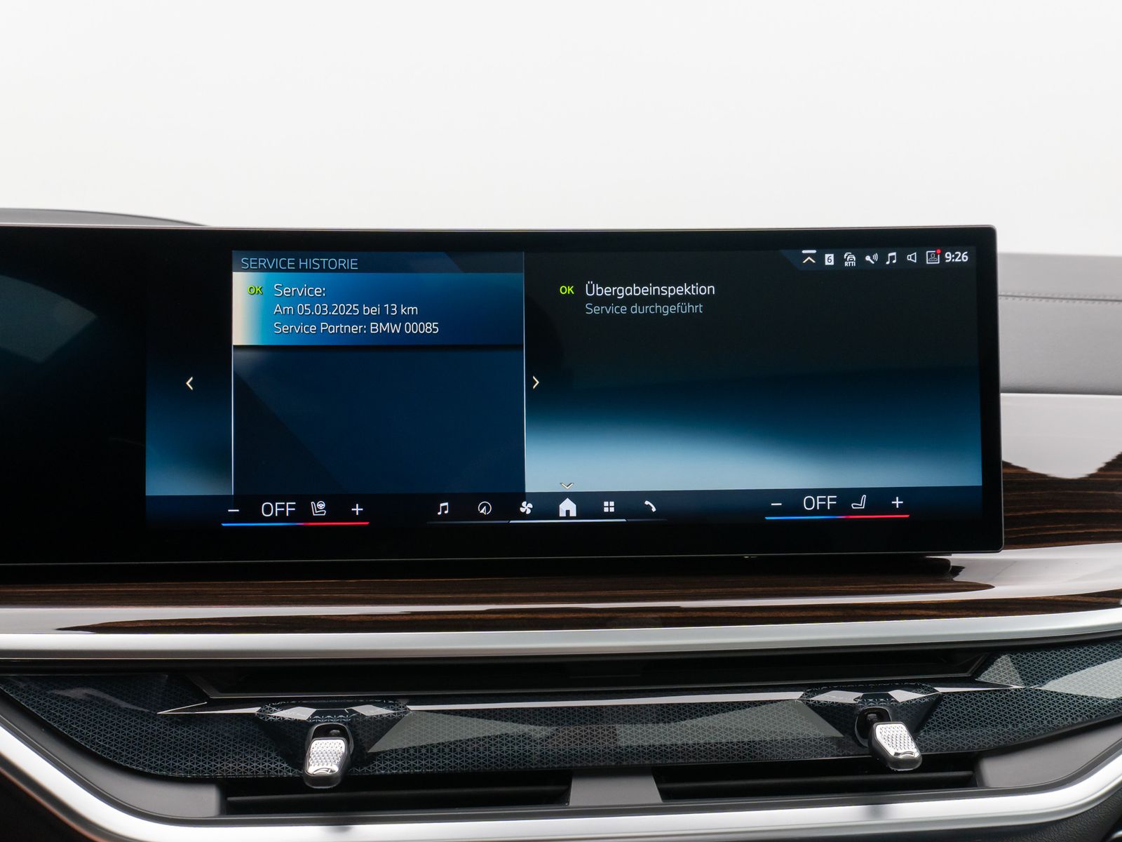 Fahrzeugabbildung BMW X5 xD50e M Sport Panorama 360°HUD DAB H/K SoftCL