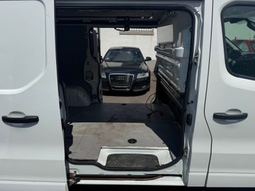Opel Vivaro - 10