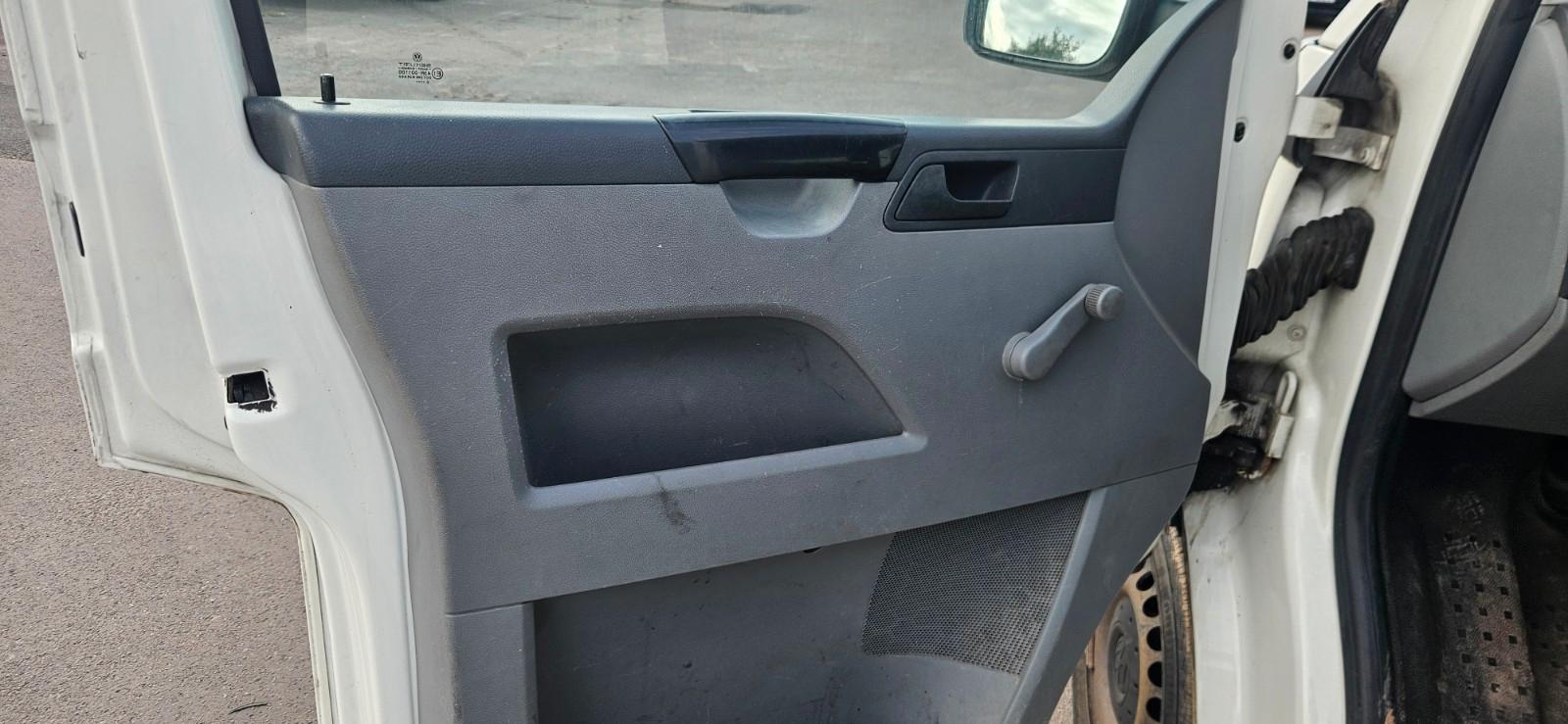 Volkswagen Transporter 2006 — photo 7