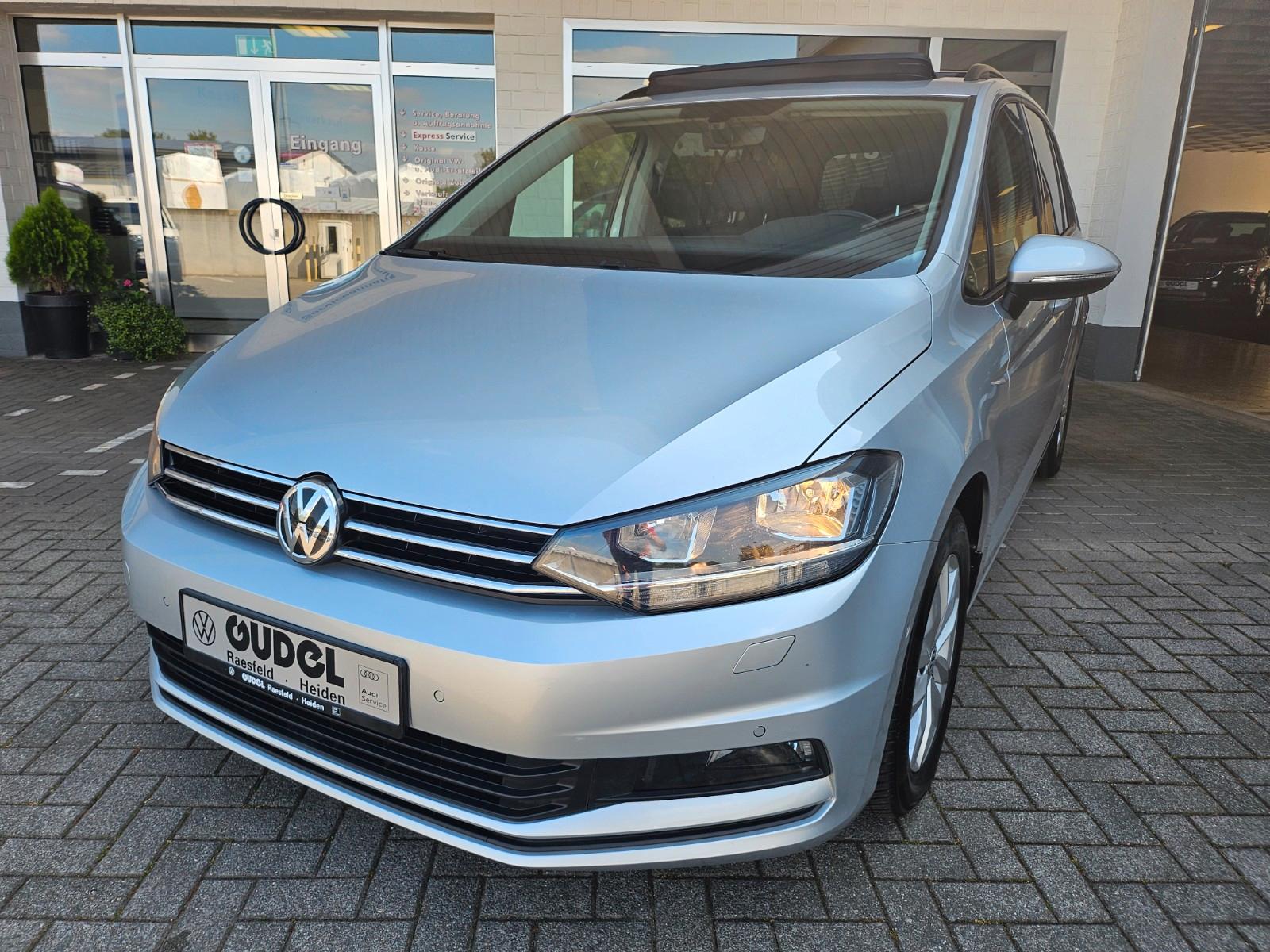 Volkswagen Touran 1.6 TDI DSG Comfort Pano ACC Ergo