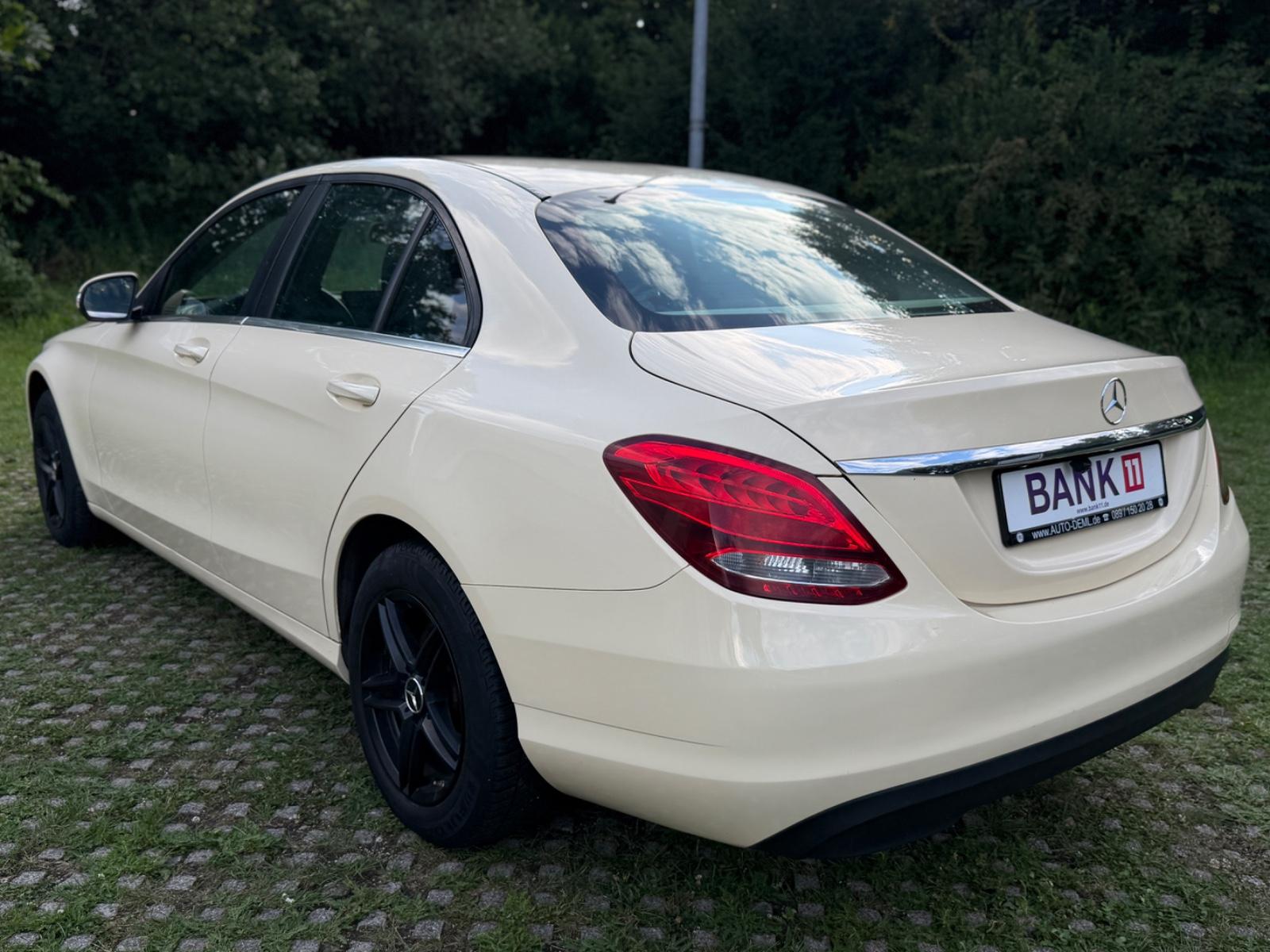 Mercedes-Benz C220d Lim. *Avantgarde *Leder *Navi *Kamera *SHZ