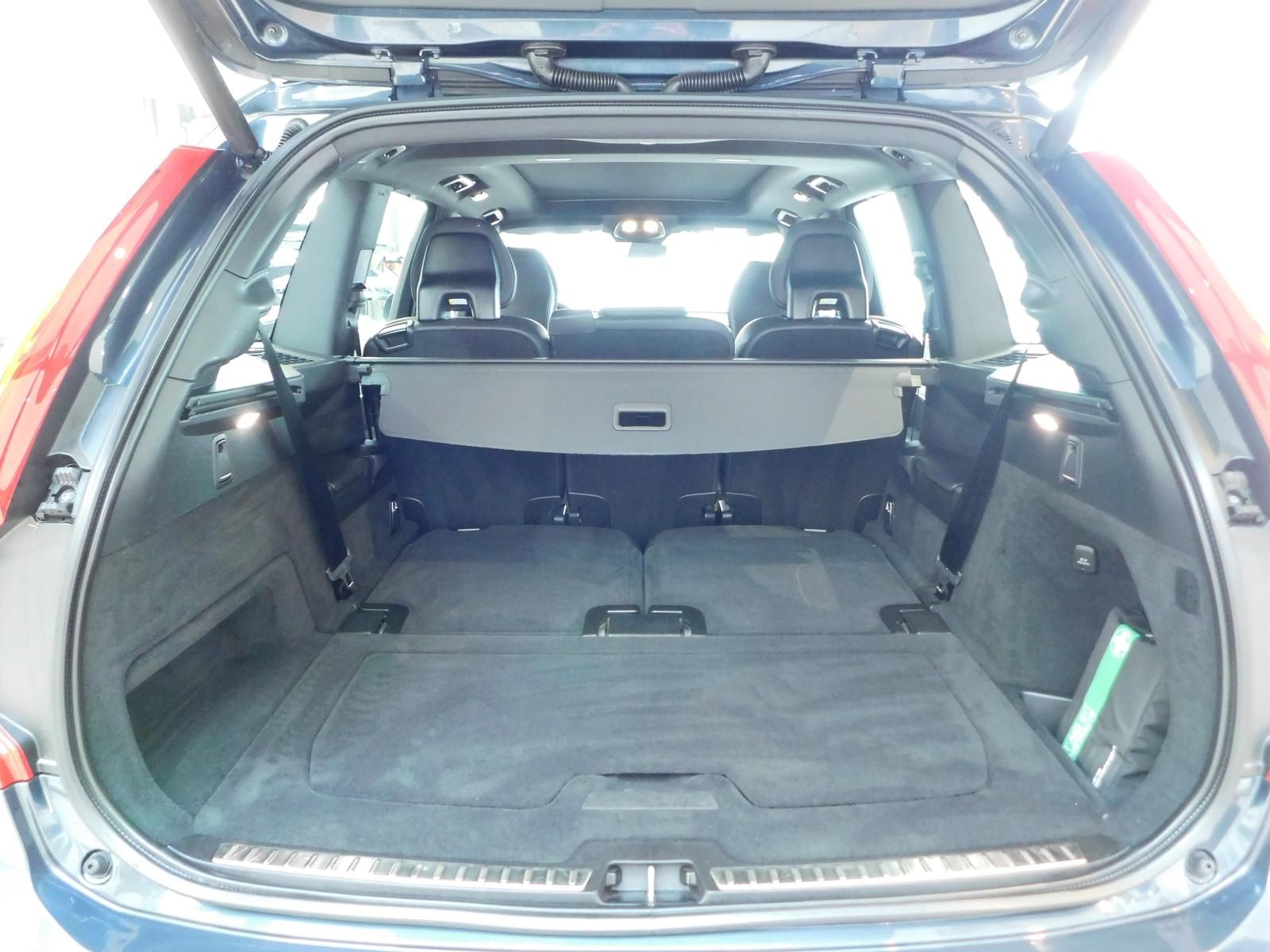 Fahrzeugabbildung Volvo XC90 B5 D AWD Plus Bright