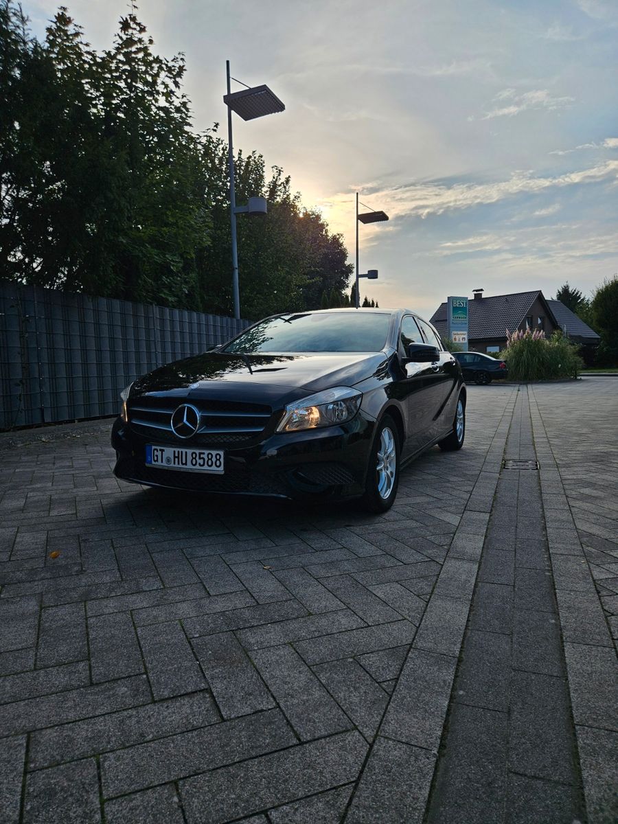 MERCEDES-BENZ A 180