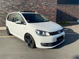 Volkswagen Touran 2.0 TDI DSG LIFE BlueMotion 7 Sitzer  - Volkswagen Touran: TDI Bluemotion