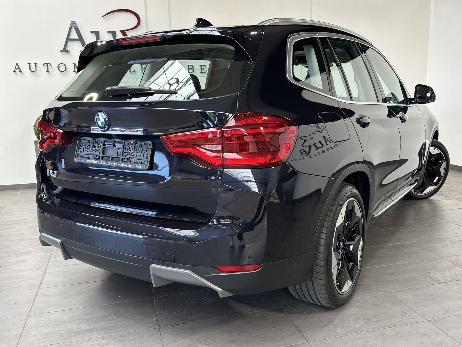 Fahrzeugabbildung BMW iX3 Impressive NAV+LED+H&K+360°+HEAD-UP+20ZO+1HD