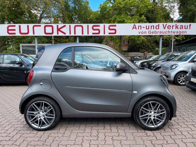 Smart fortwo BRABUS Xcl DCT*LEDER*NAVI*SHZ*JBL*KAM*