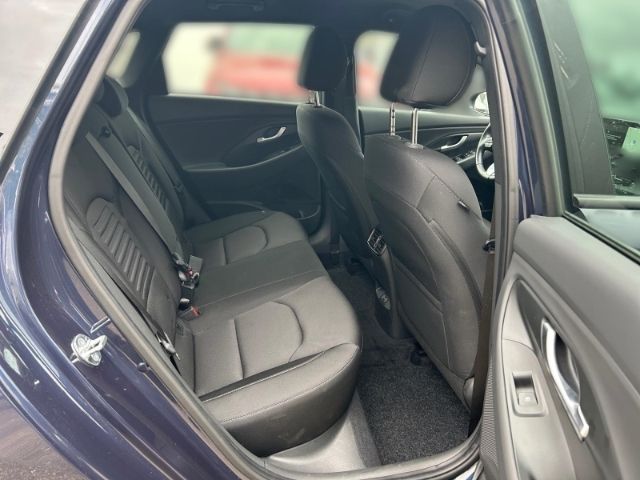 Fahrzeugabbildung Hyundai i30 Advantage Navi Digitales Cockpit LED Apple C