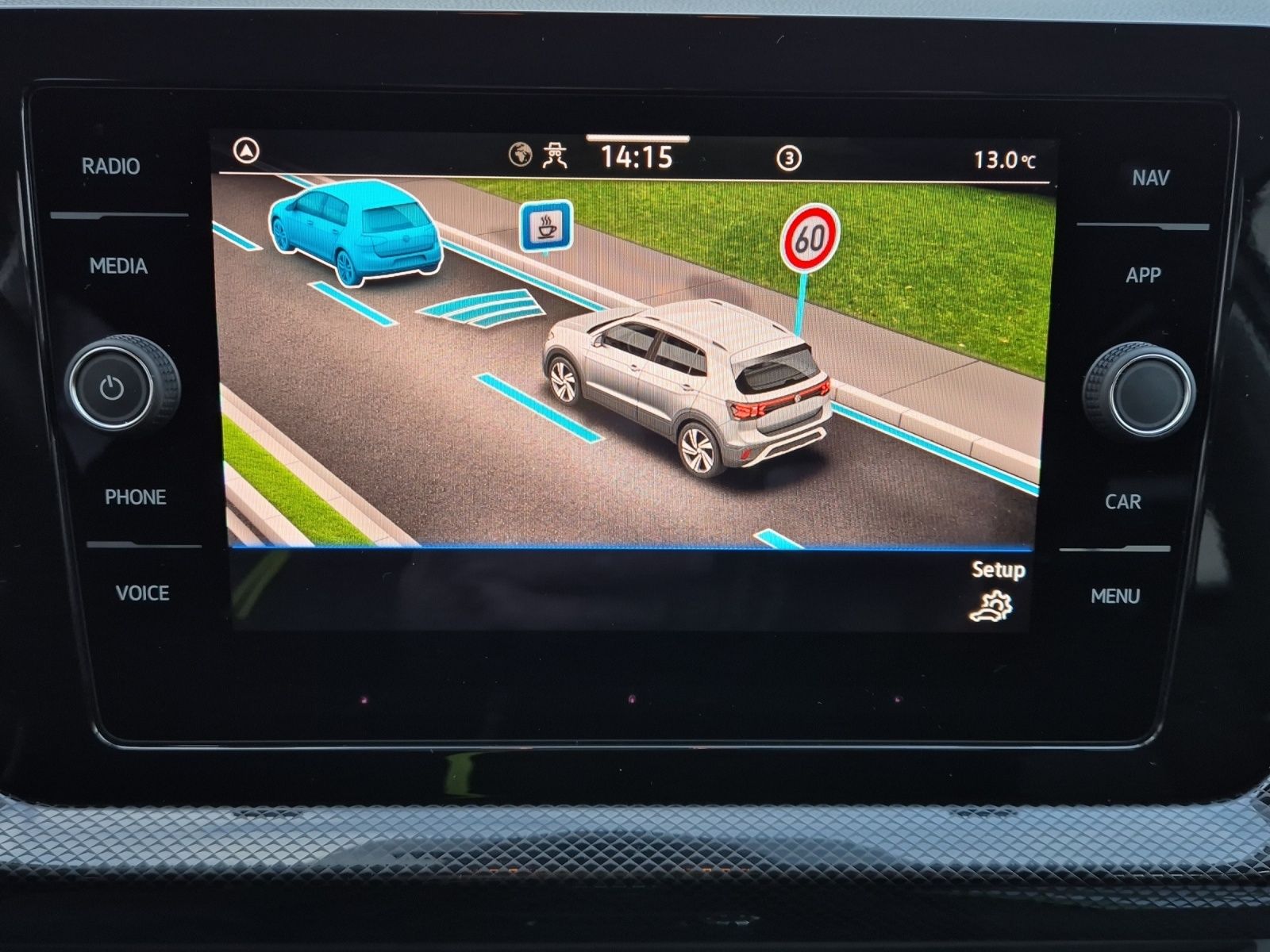 Fahrzeugabbildung Volkswagen T-Cross TSI Life LED Navi AID ACC PDC SH LM