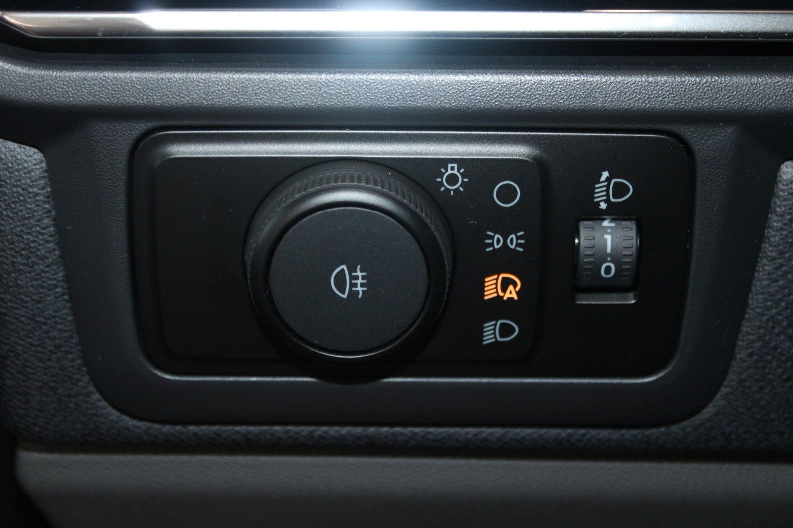 Fahrzeugabbildung Ford Tourneo Custom L2 Titanium LED AHK ACC WinterPak