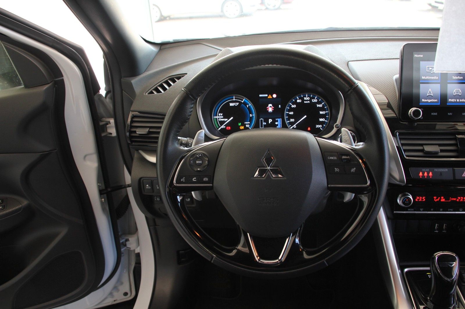 Fahrzeugabbildung Mitsubishi Eclipse Cross Plus Hybrid 4WD