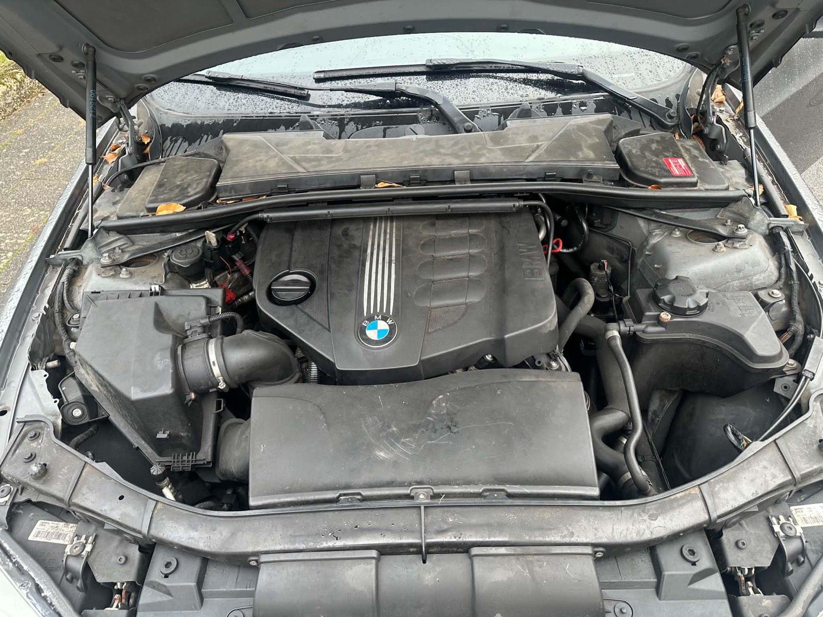 BMW 318 2012 — photo 9