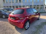 Peugeot 208 Style - Peugeot 208: Style