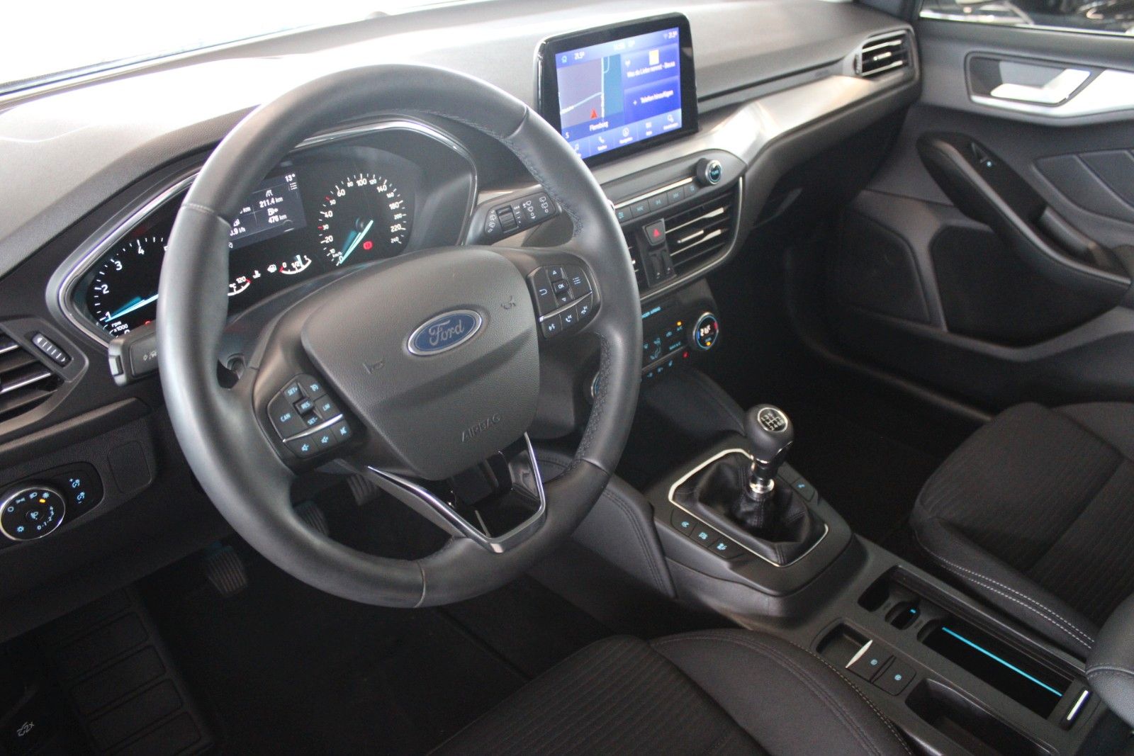 Fahrzeugabbildung Ford Focus Titanium LED WinterPaket DAB NAVI 1.Hand