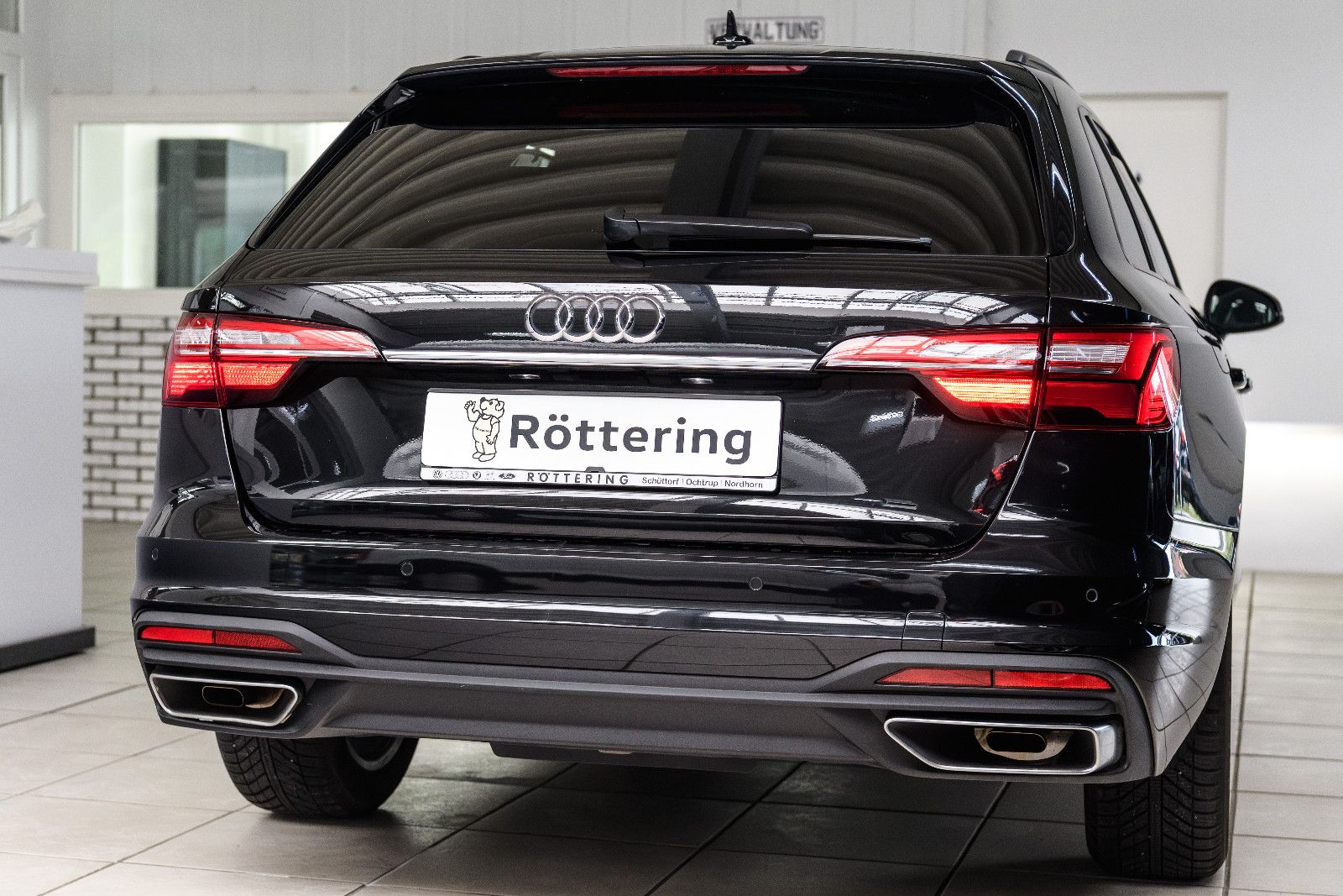 Fahrzeugabbildung Audi A4 35 TFSI S tronic advanced Avant LED/SZH/NAVI