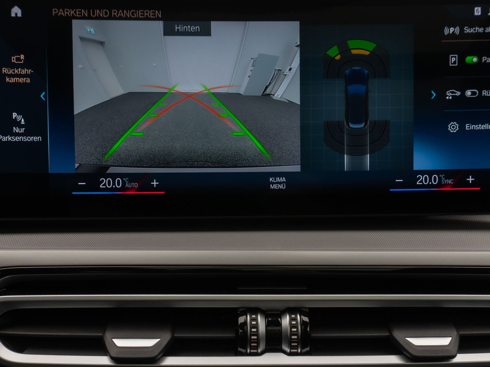 Fahrzeugabbildung BMW 330e Panorama Kamera HUD DAB HiFi Leder Sport