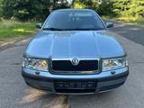 Skoda Octavia Combi Ambiente Klima AHK Verladehilfe - Skoda Octavia aus 2004: Kombi